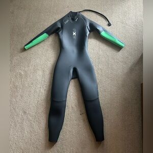 2XU Black and Green Racing Wetsuit